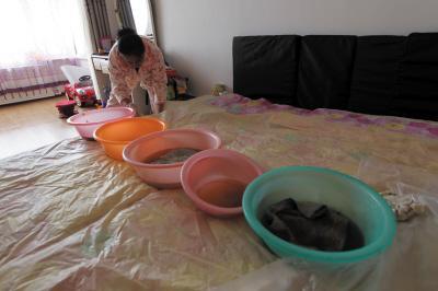 枣阳楼上漏水，住户失联，小区没物管，业主维权难！律师来支招……